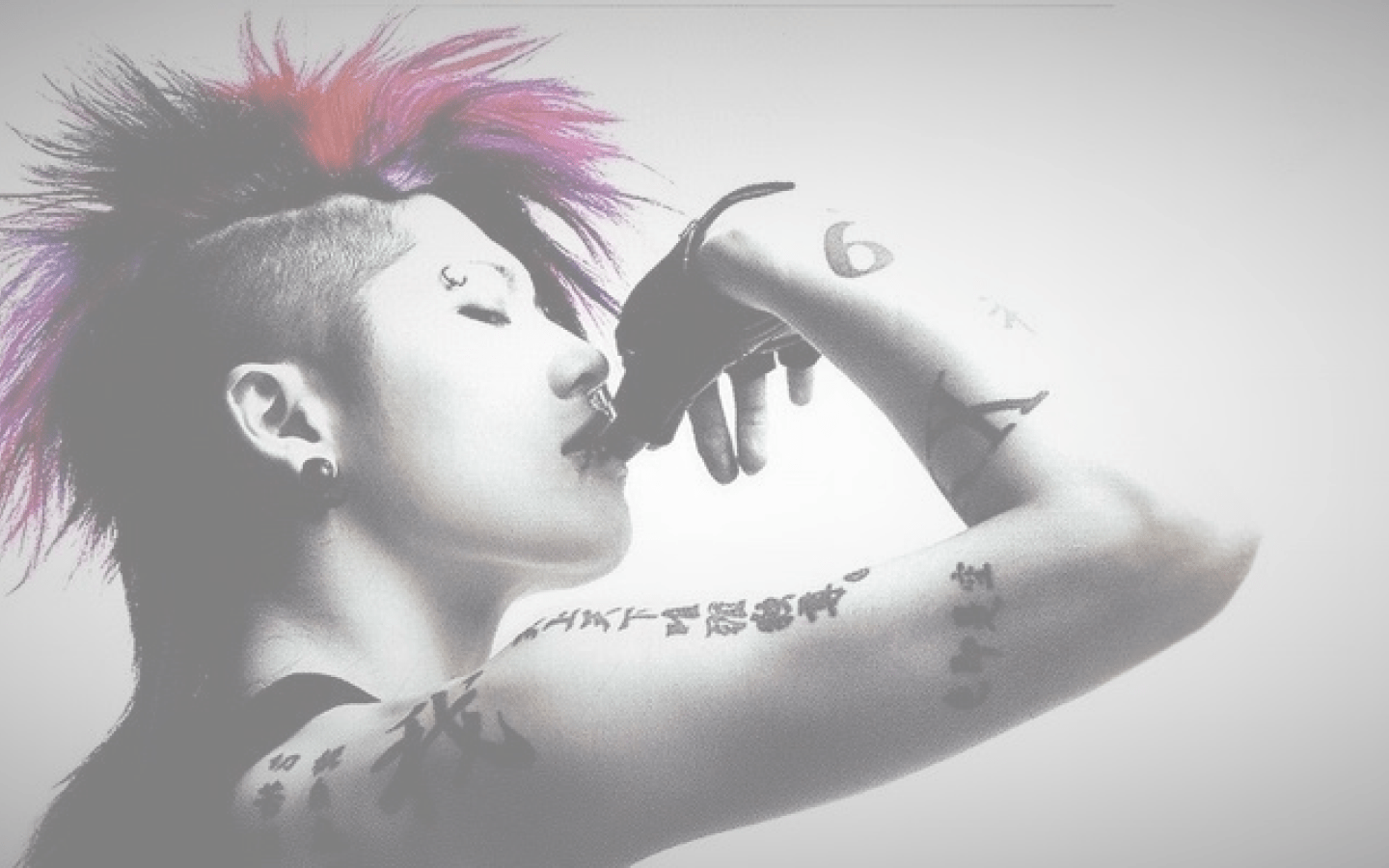 MIYAVI V-WORLD